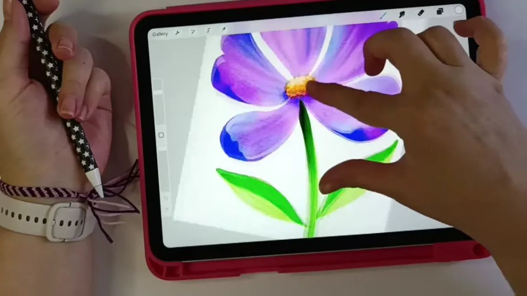 Ampliar, alejar y rotar archivos son algunos de los atajos Procreate